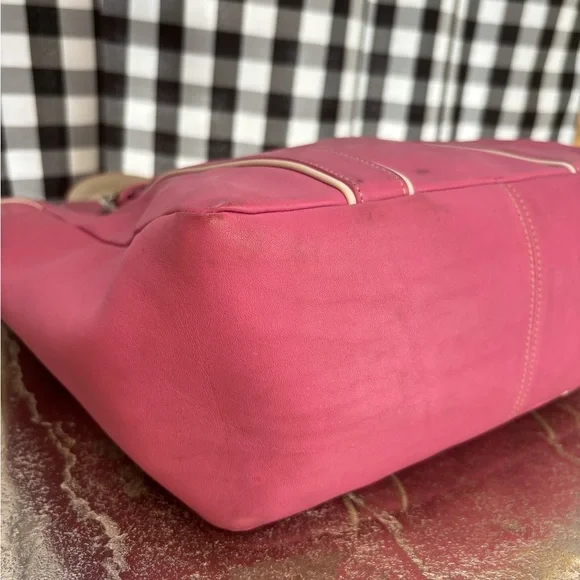 Coach East West Gallery Tote in Pink 2005 - Picture 6 of 9